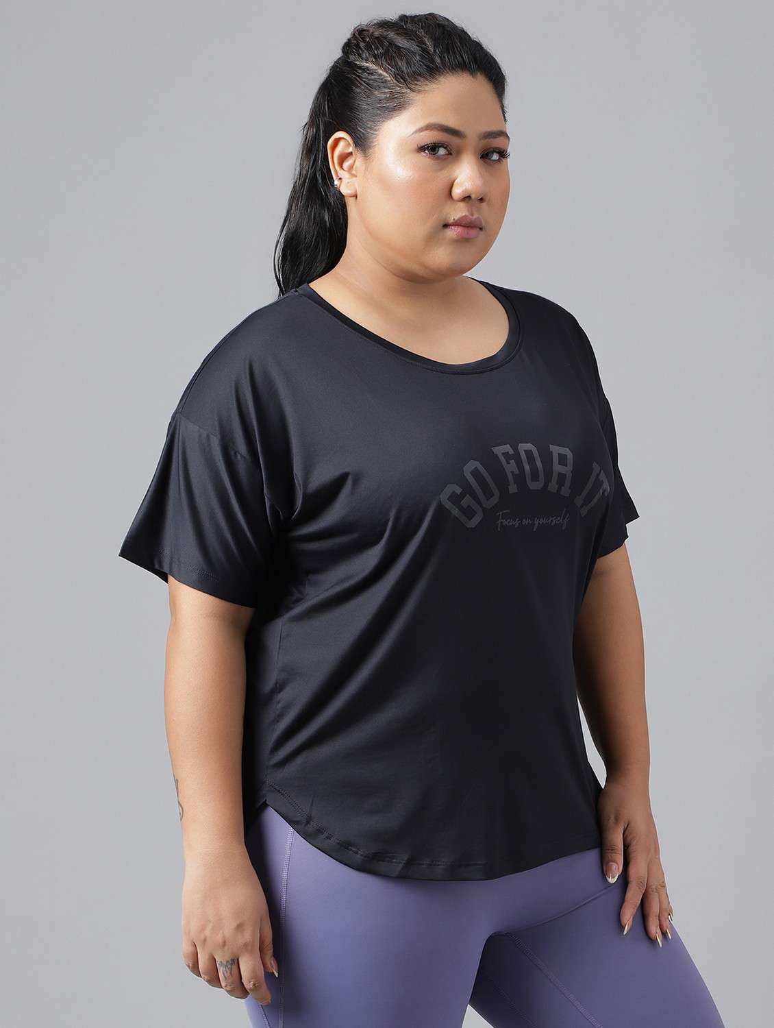 women black typographic round neck t-shirt - 21762455 -  Standard Image - 2