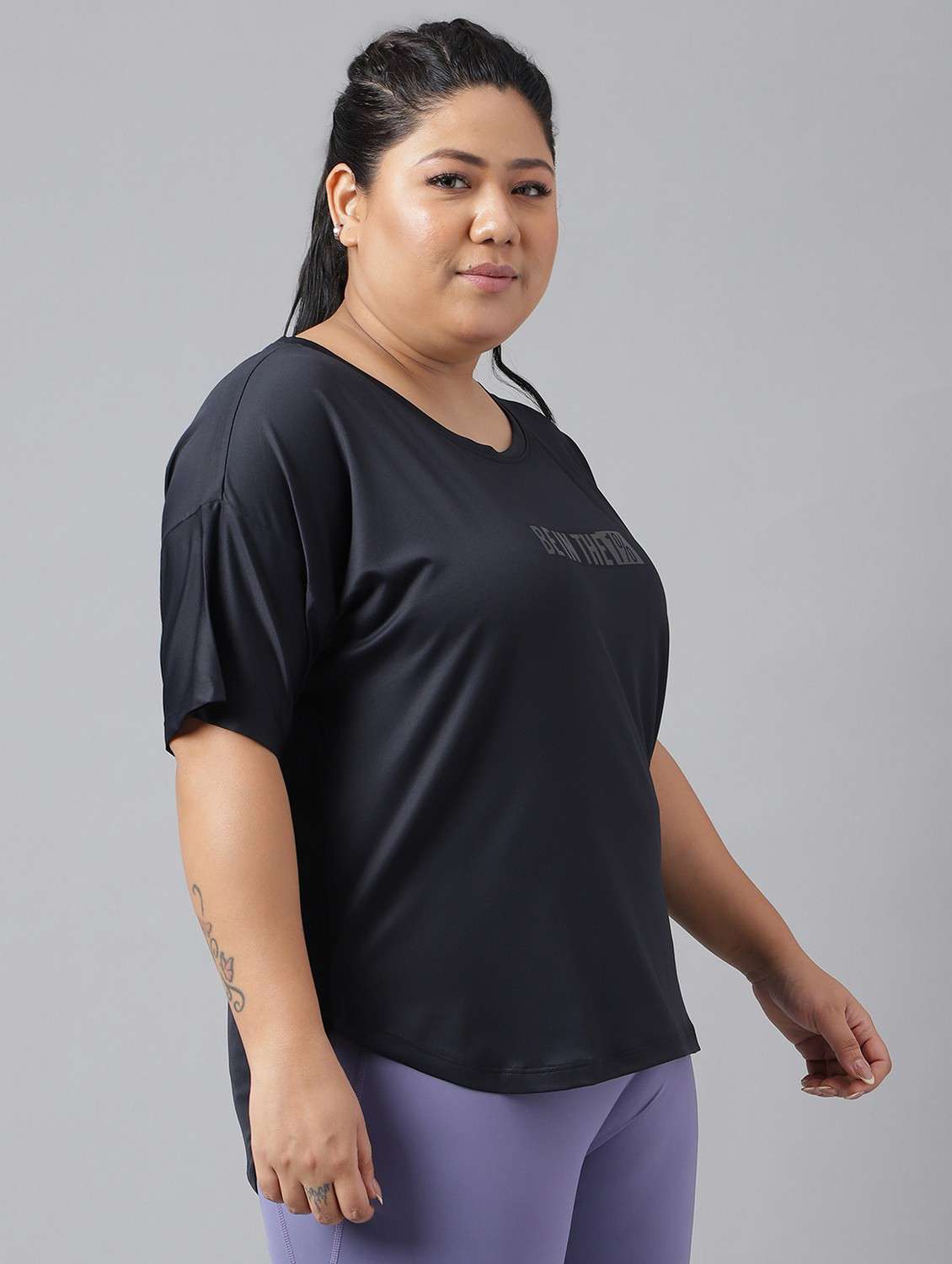 women black typographic round neck t-shirt - 21762460 -  Standard Image - 2