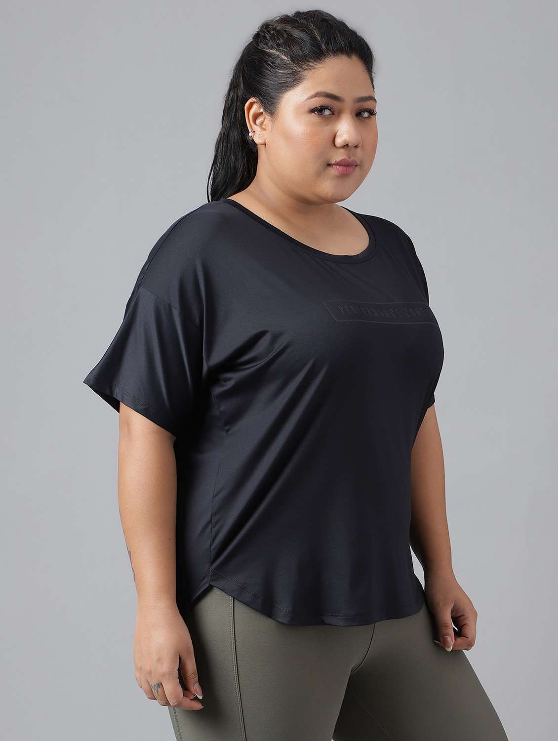 women black typographic round neck t-shirt - 21762475 -  Standard Image - 2