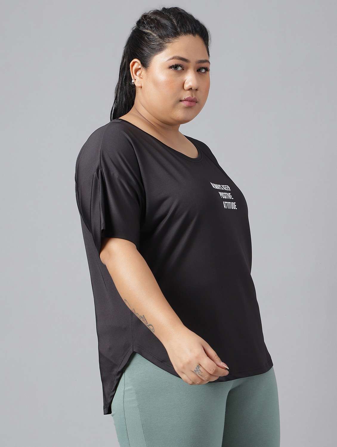 women black typographic round neck t-shirt - 21762481 -  Standard Image - 2