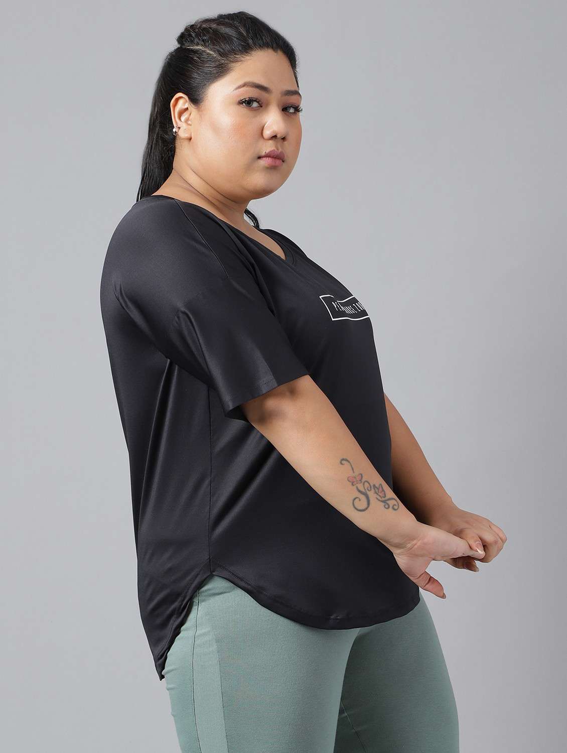 women black typographic round neck t-shirt - 21762520 -  Standard Image - 2