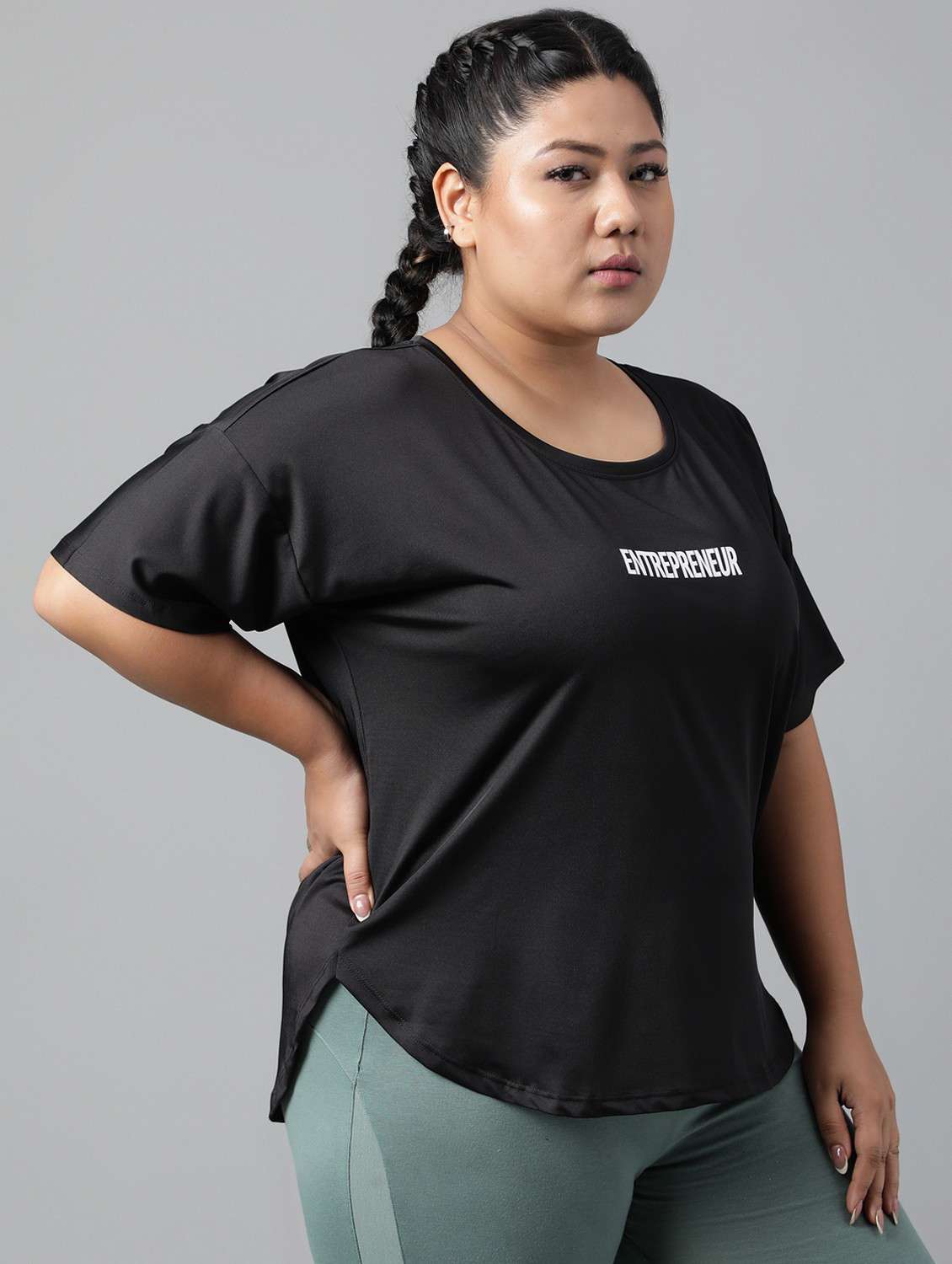 women black typographic round neck t-shirt - 21762522 -  Standard Image - 2