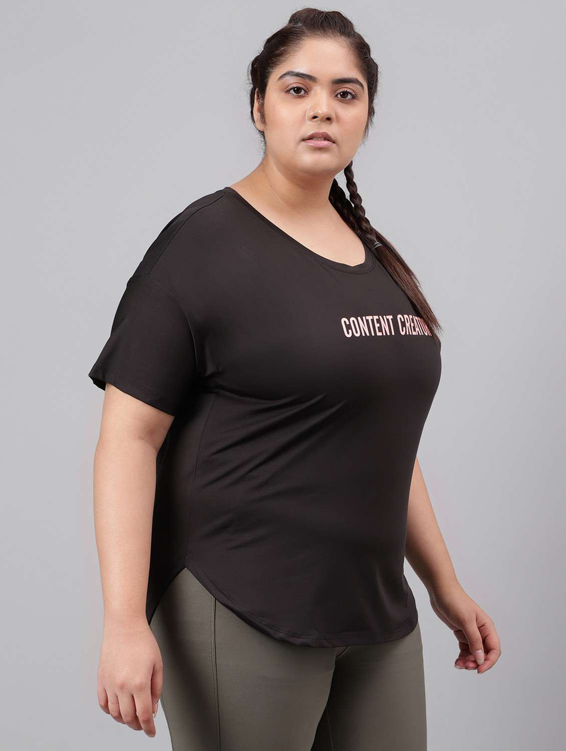 women black typographic round neck t-shirt - 21762551 -  Standard Image - 2