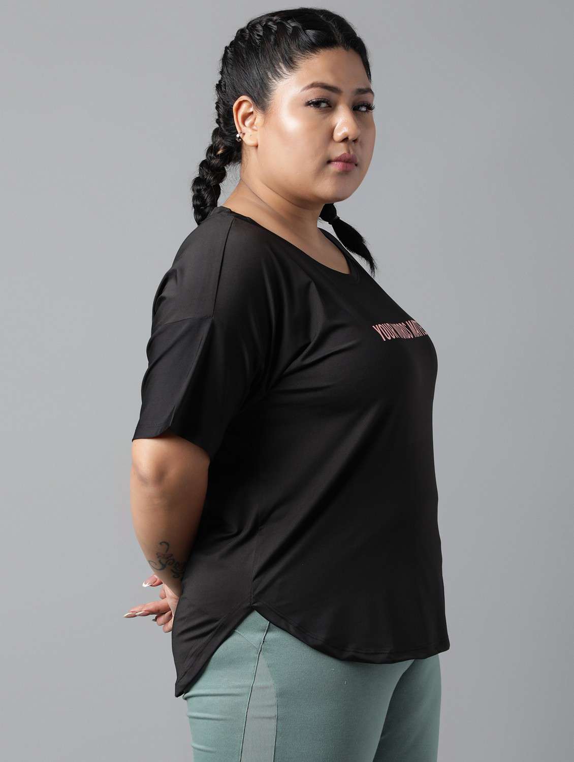 women black typographic round neck t-shirt - 21762558 -  Standard Image - 2
