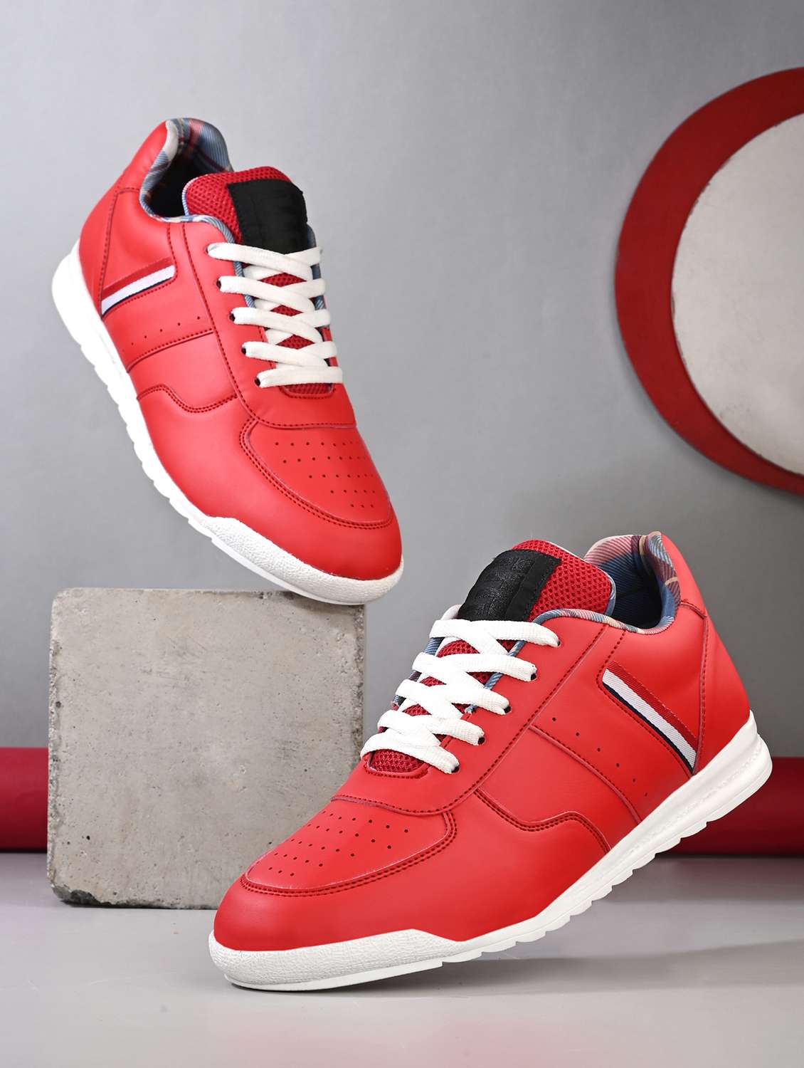 men red lace up sneaker