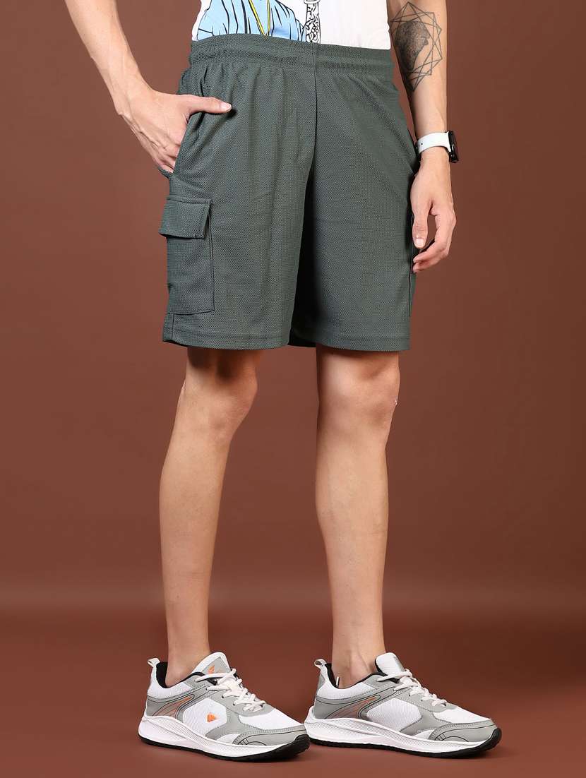 women solid mid rise cargo shorts - 21764263 -  Standard Image - 2