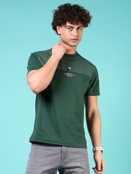 men round neck chest print t-shirt - 21765668 - Standard Image - 0