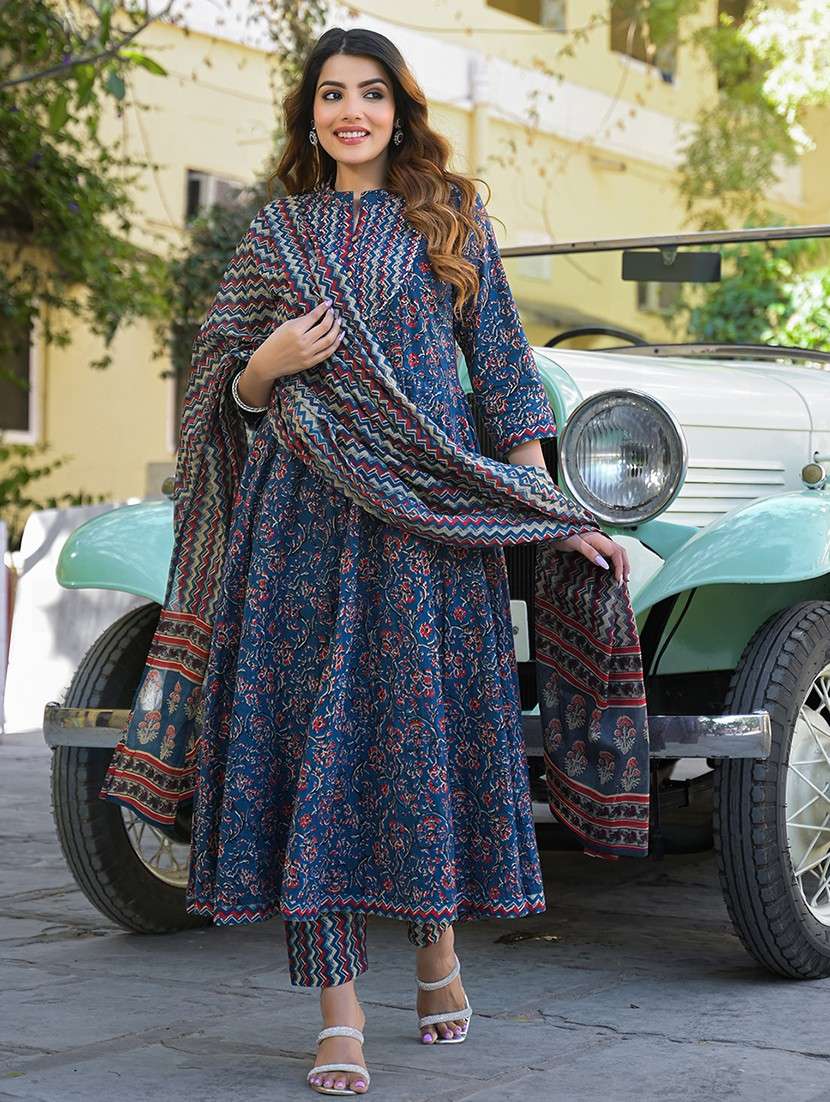 women three quarter sleeve kurta pant with dupatta set - 21766304 -  Standard Image - 2