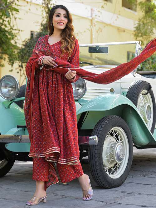 women three quarter sleeve kurta pant with dupatta set - 21766308 -  Standard Image - 0