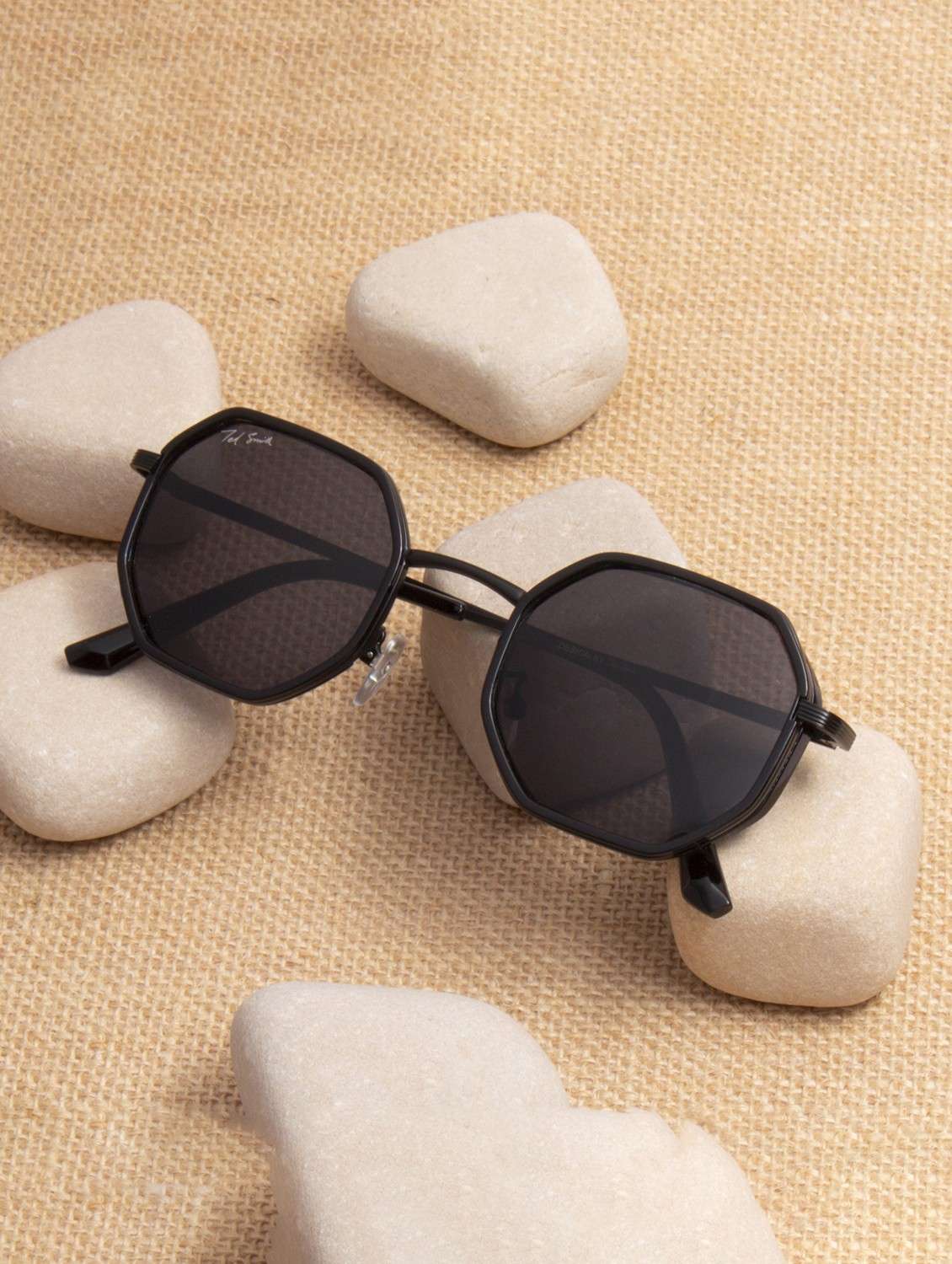 ted smith unisex black premium metal sunglasses with polarized lenses.