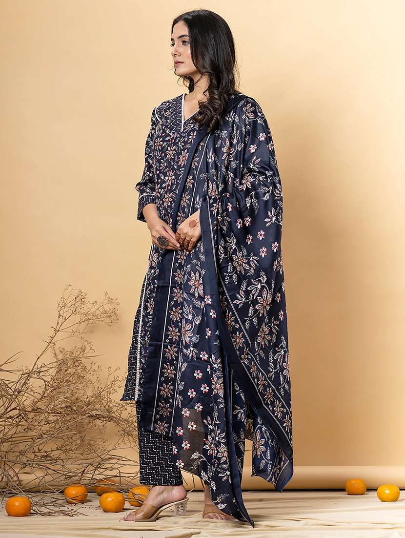 women three quarter sleeve kurta pant with dupatta set - 21766766 -  Standard Image - 2