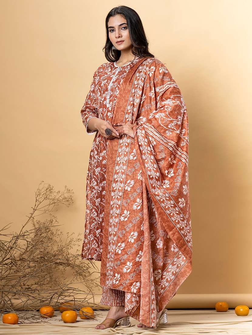 women three quarter sleeve kurta pant with dupatta set - 21766770 -  Standard Image - 2