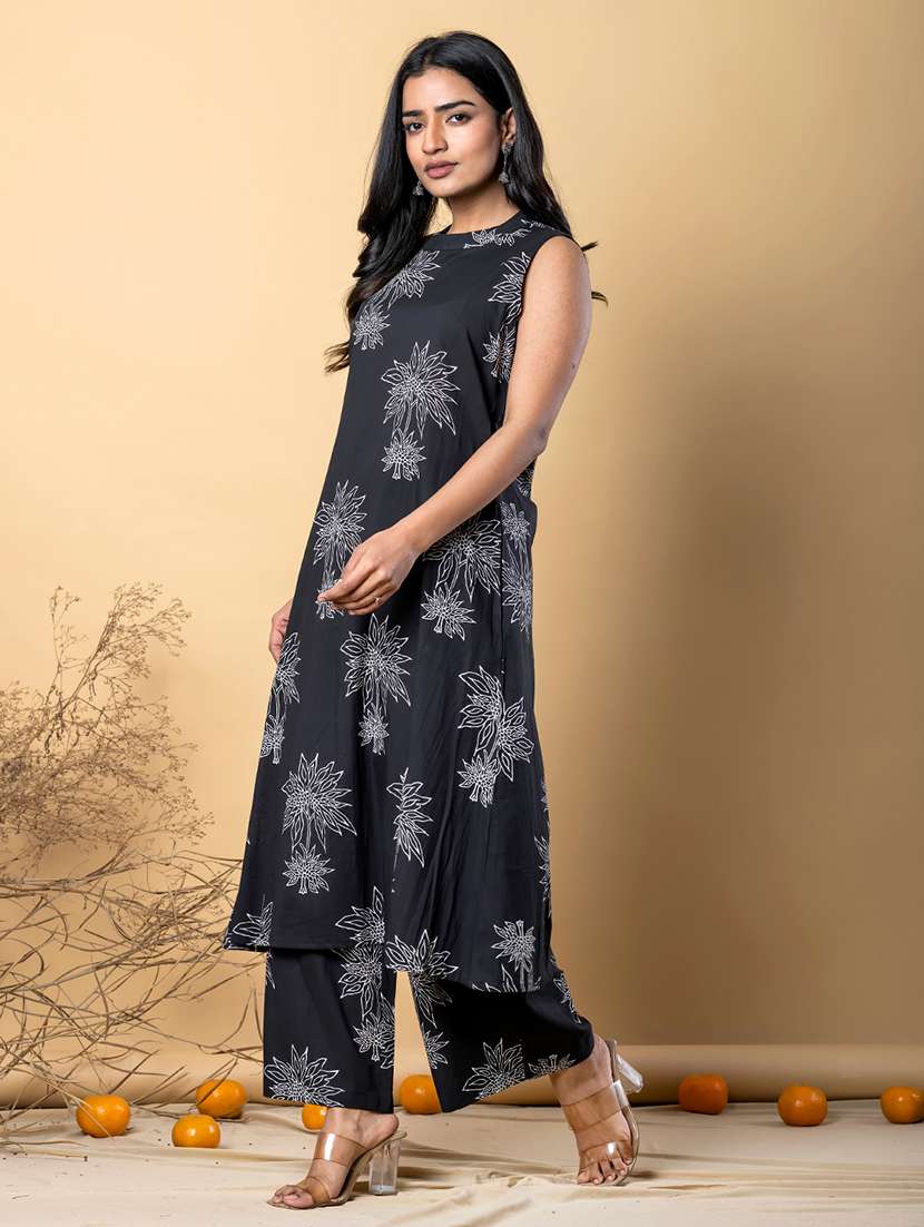 women floral printed sleeveless kurta palazzo set - 21766785 -  Standard Image - 2