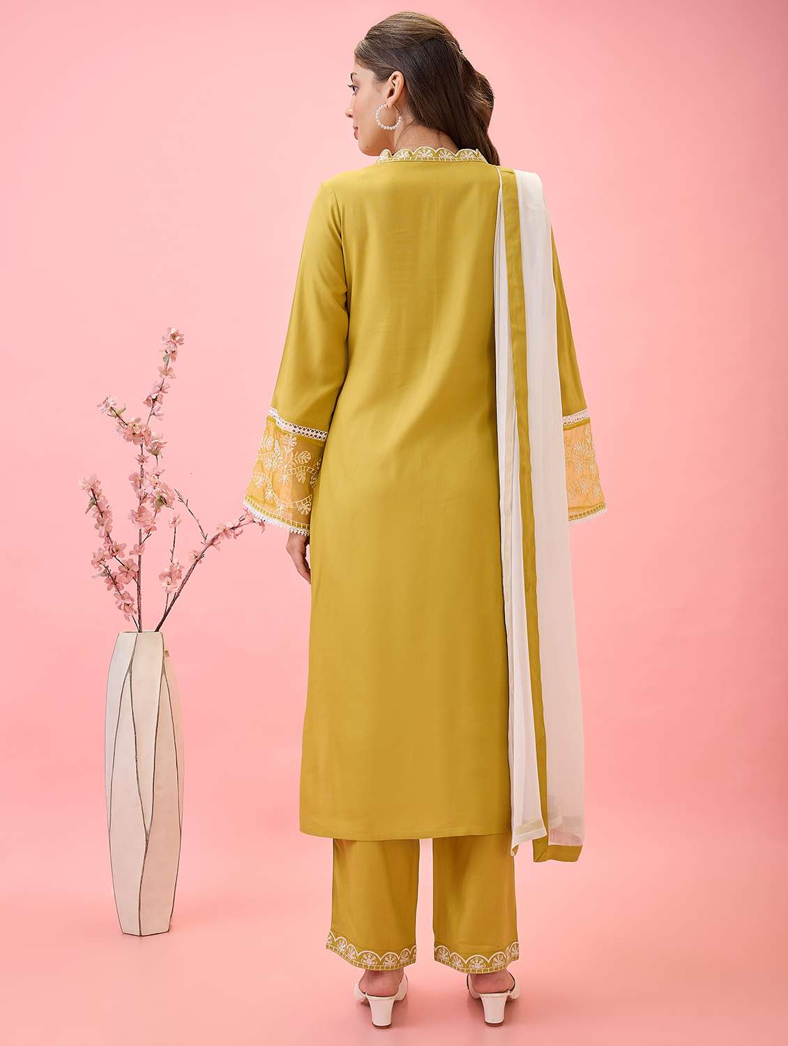 globus women green scalloped v-neck lace insert bell sleeves embroidered straight festive kurta & pants set - 21767492 -  Standard Image - 2