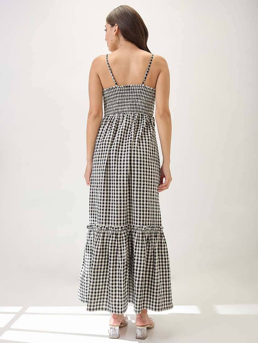 globus women black & white checkered strappy sleeves sweetheart neck bow detail tiered fit & flare maxi dress - 21767531 - Standard Image - 2