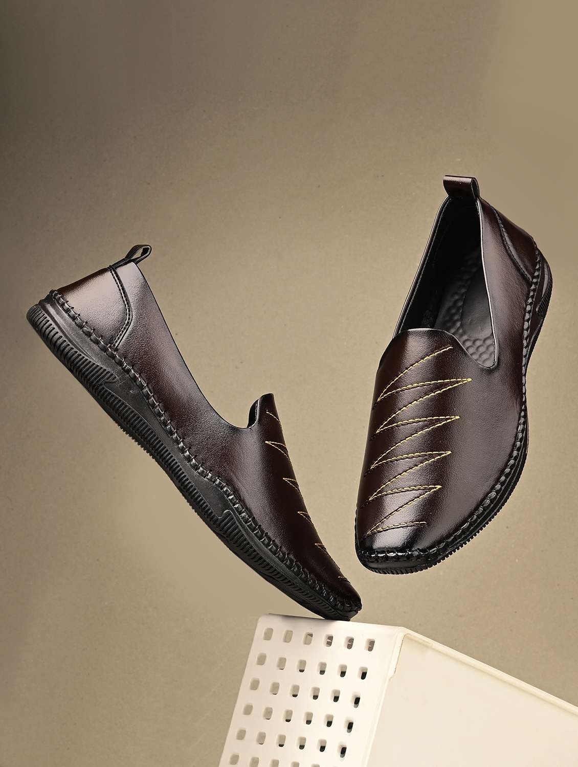 mne brown slip on mojari