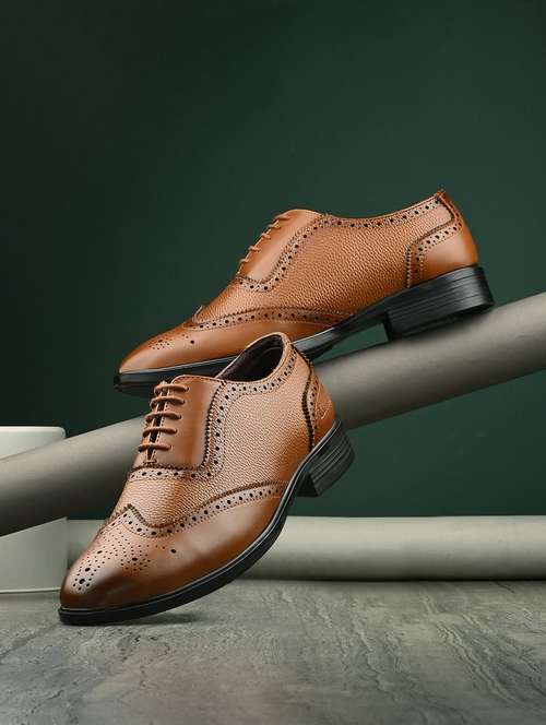 men tan lace-up brouge