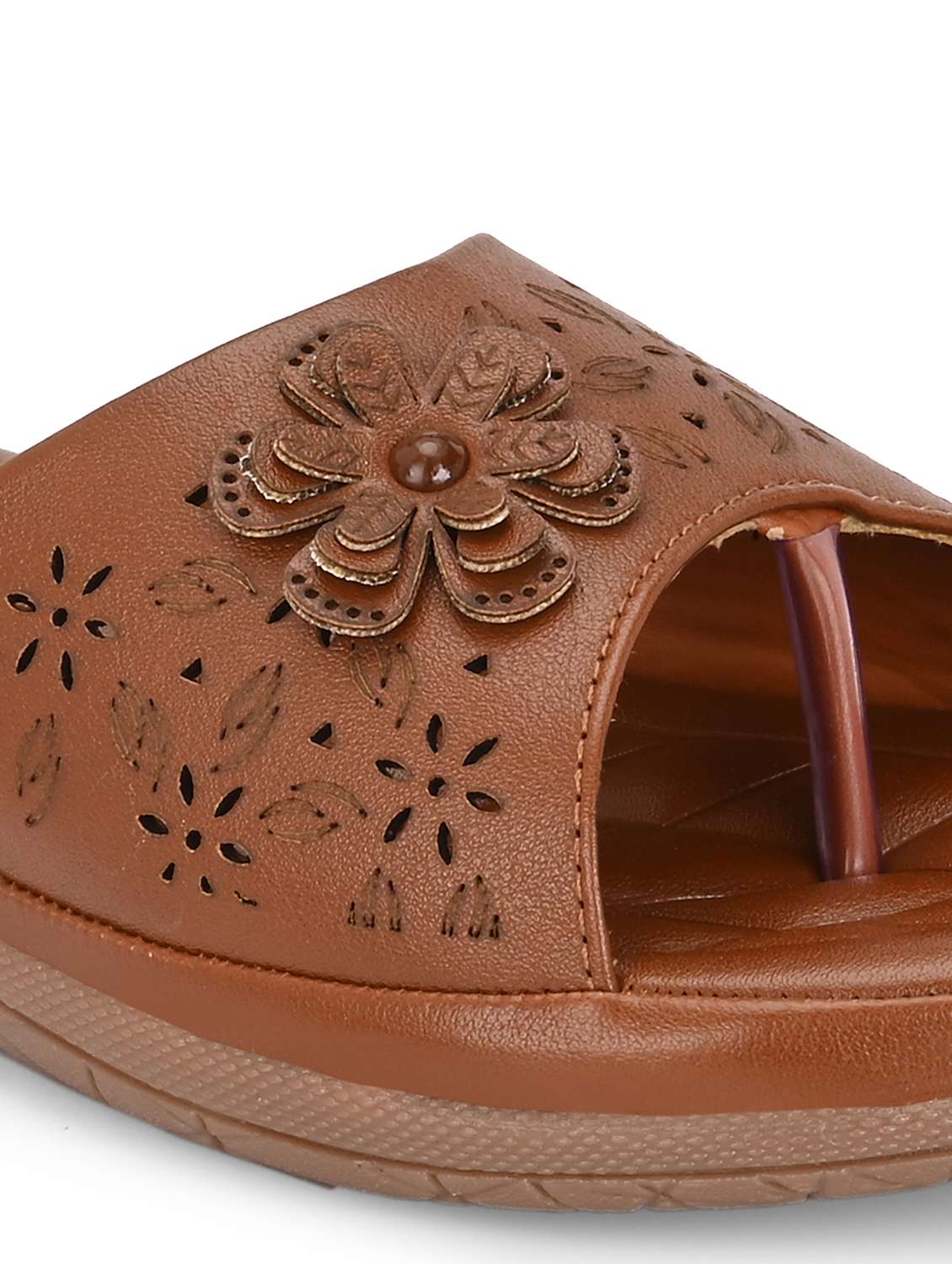 women cutwork detailed toe separator flats - 21767952 -  Standard Image - 7