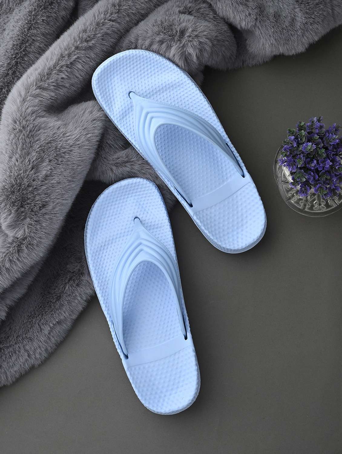 women solid slip on flip flop