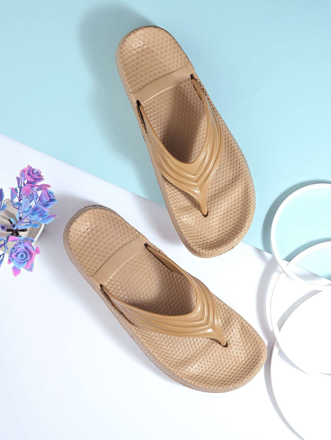 women solid slip on flip flop