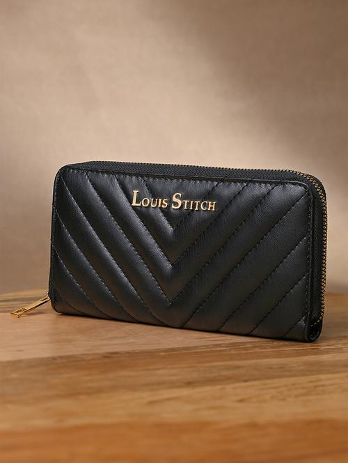 women black regular clutch - 21768107 -  Standard Image - 0