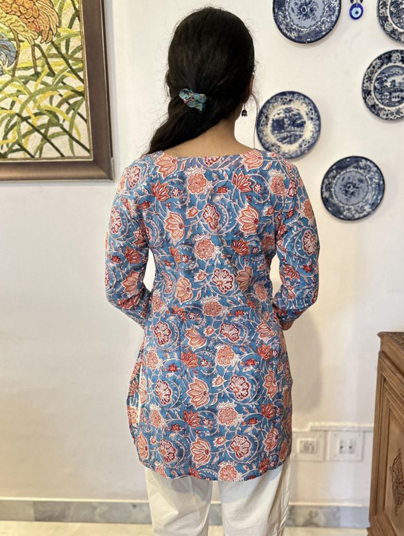 women floral three quarter sleeve straight kurti - 21784830 - Standard Image - 2