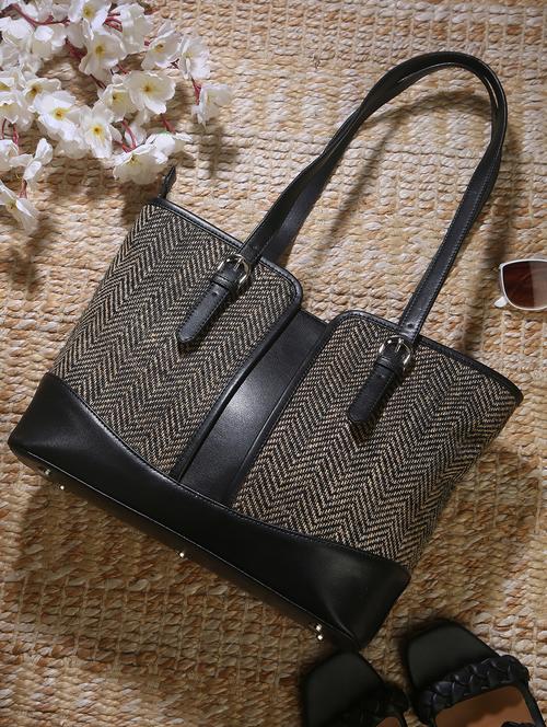 women zip closure casual handbag - 21785012 - Standard Image - 0