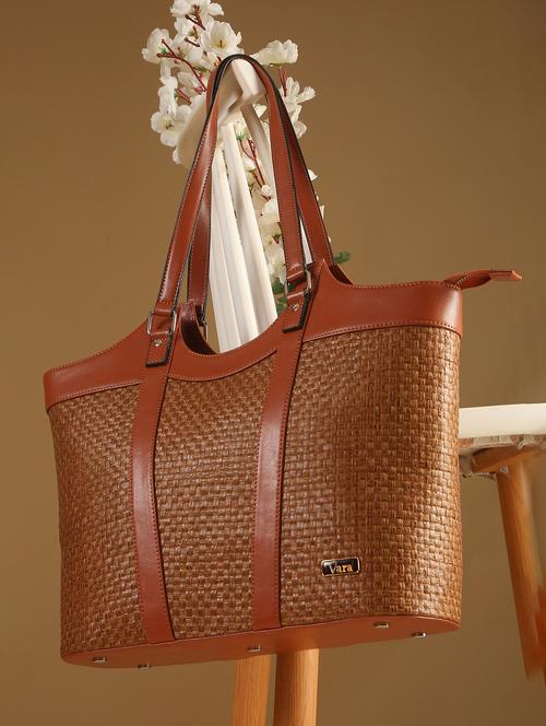 women zip closure casual handbag - 21785020 - Standard Image - 0