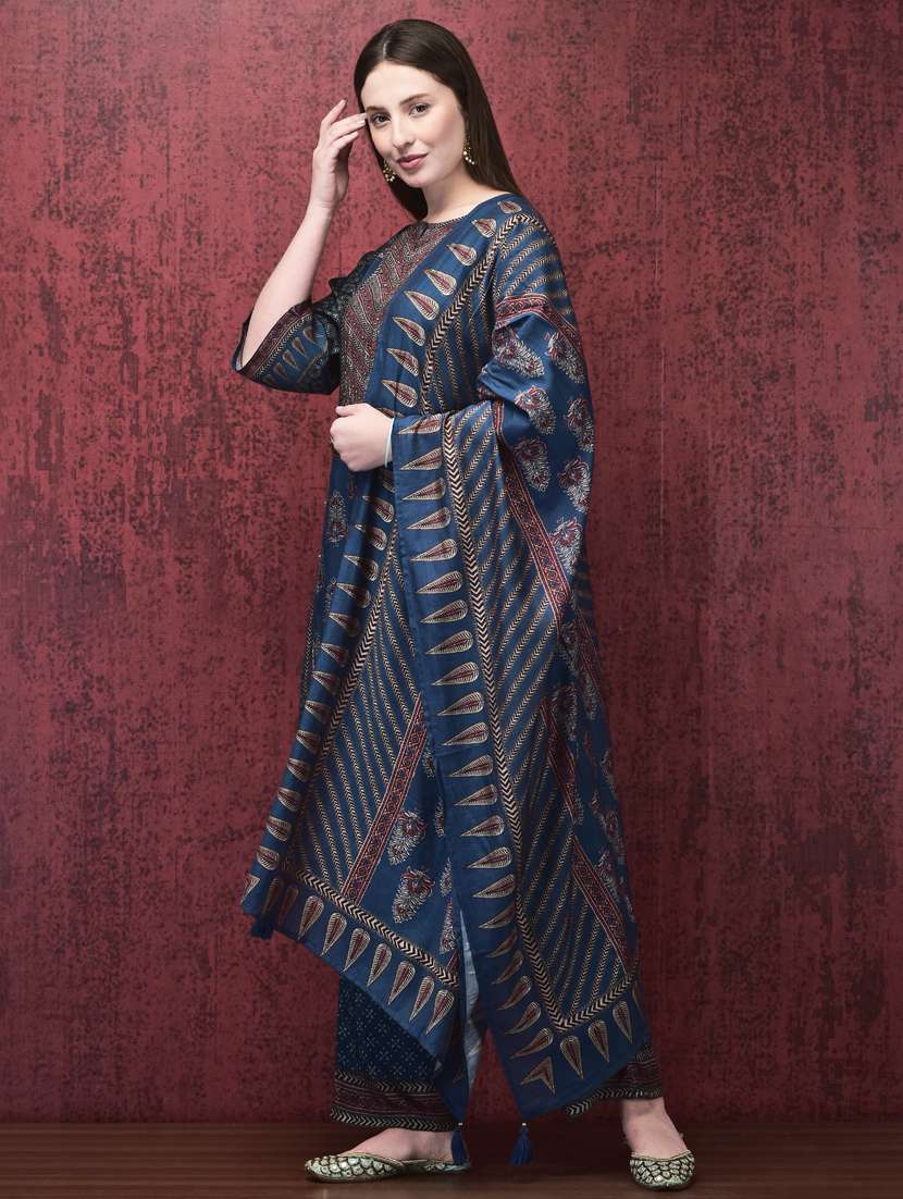 women three quarter sleeve kurta pant with dupatta set - 21785535 -  Standard Image - 2