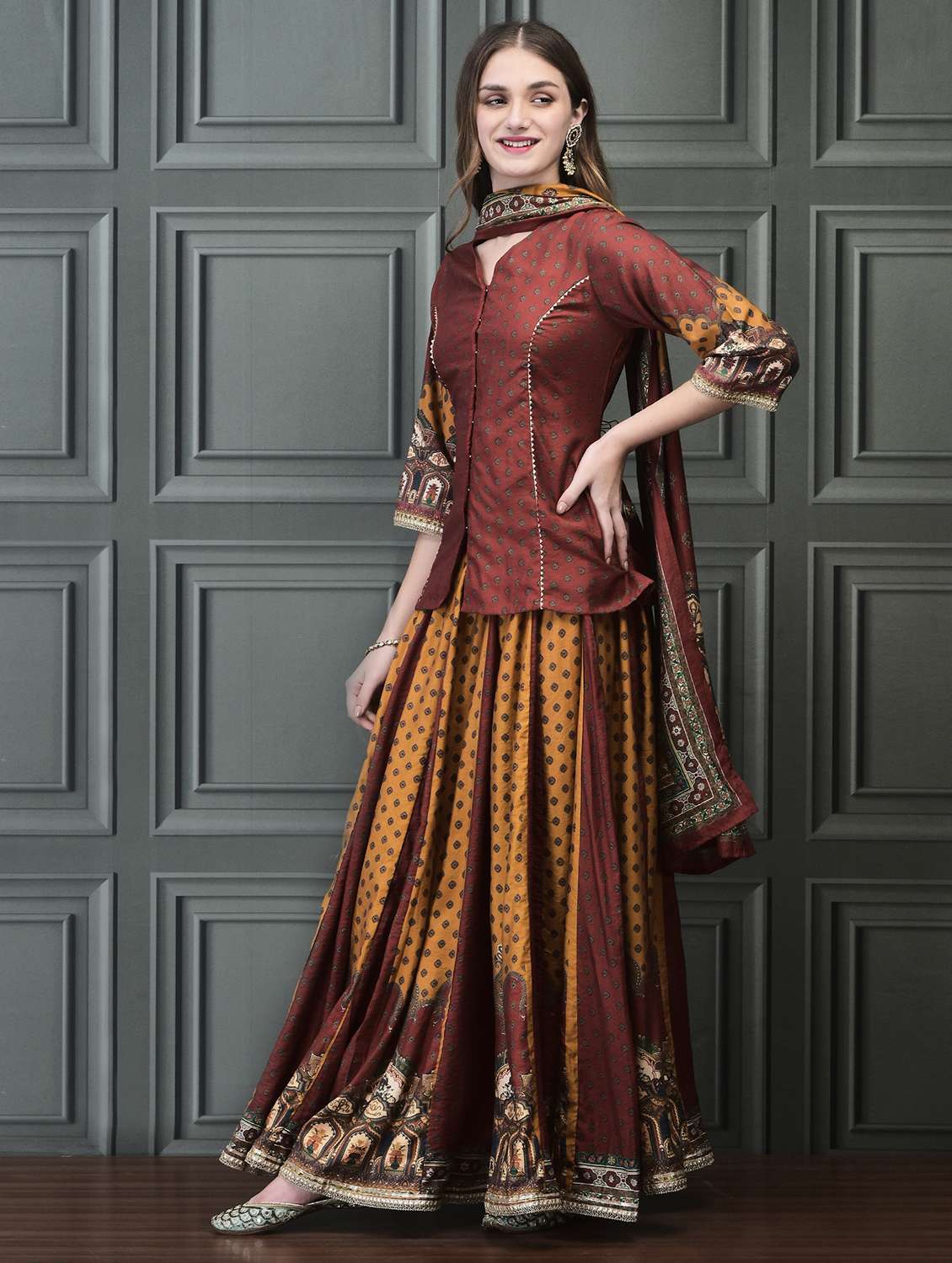 women maroon paisley printed kurta skirt with dupatta set - 21785539 - Standard Image - 2