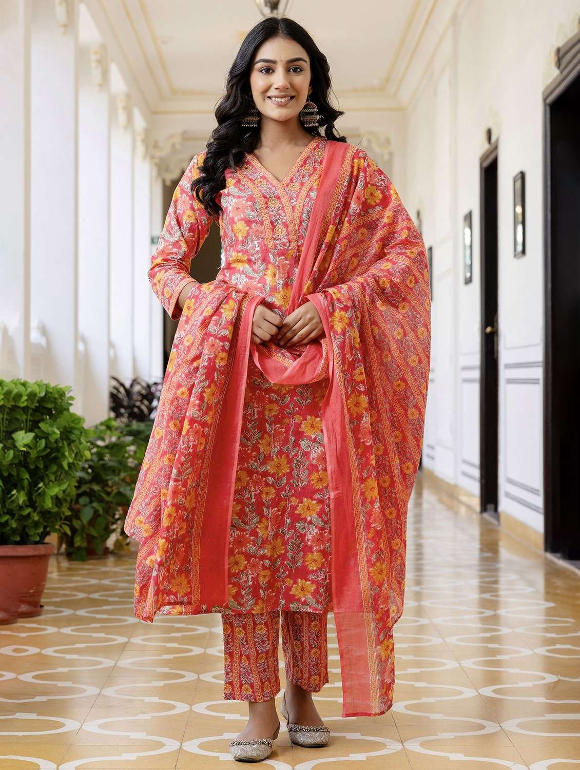 women three quarter sleeve kurta pant with dupatta set