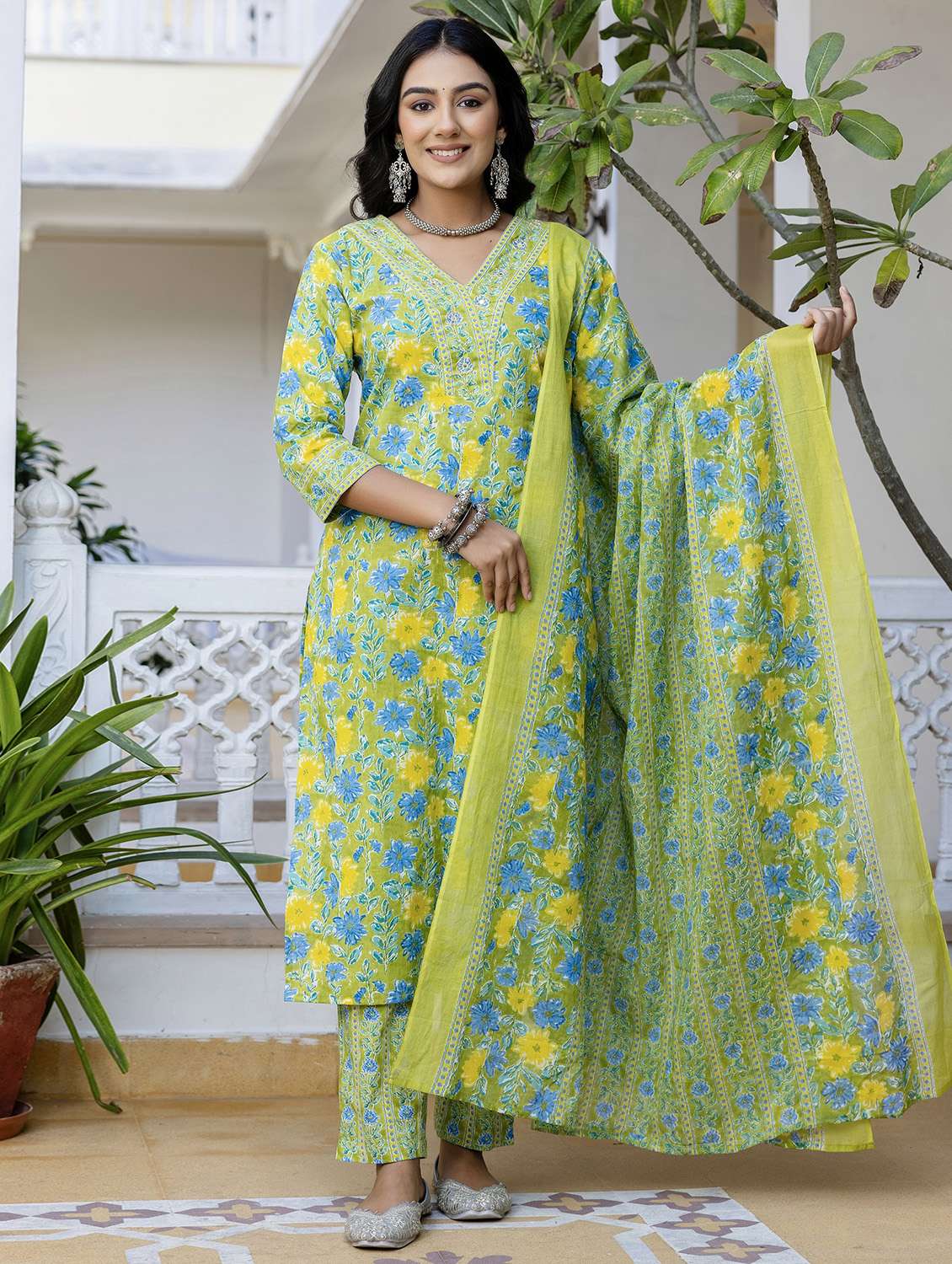 women three quarter sleeve kurta pant with dupatta set