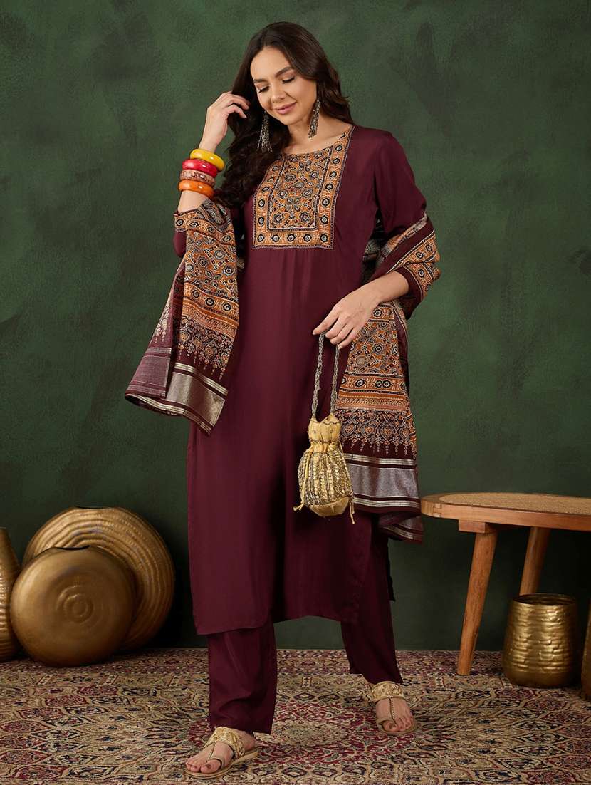 Women Three Quarter Sleeve Kurta Pant With Dupatta Set