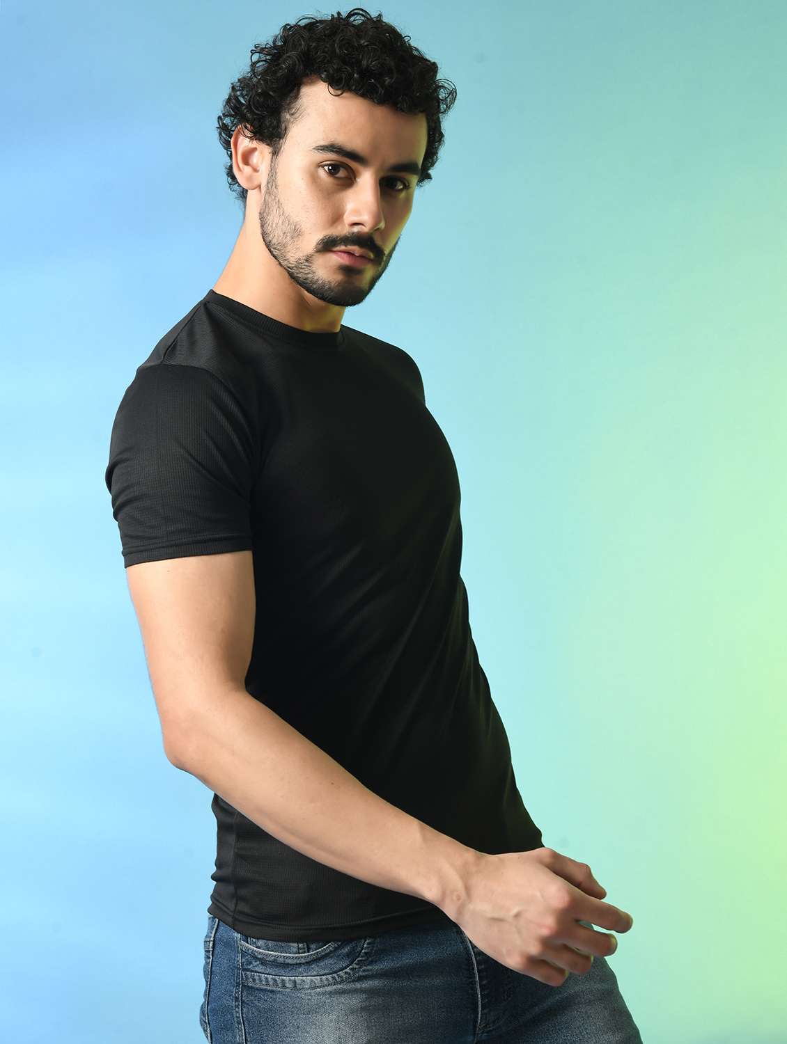 men short sleeves plain t-shirt - 21786388 -  Standard Image - 2