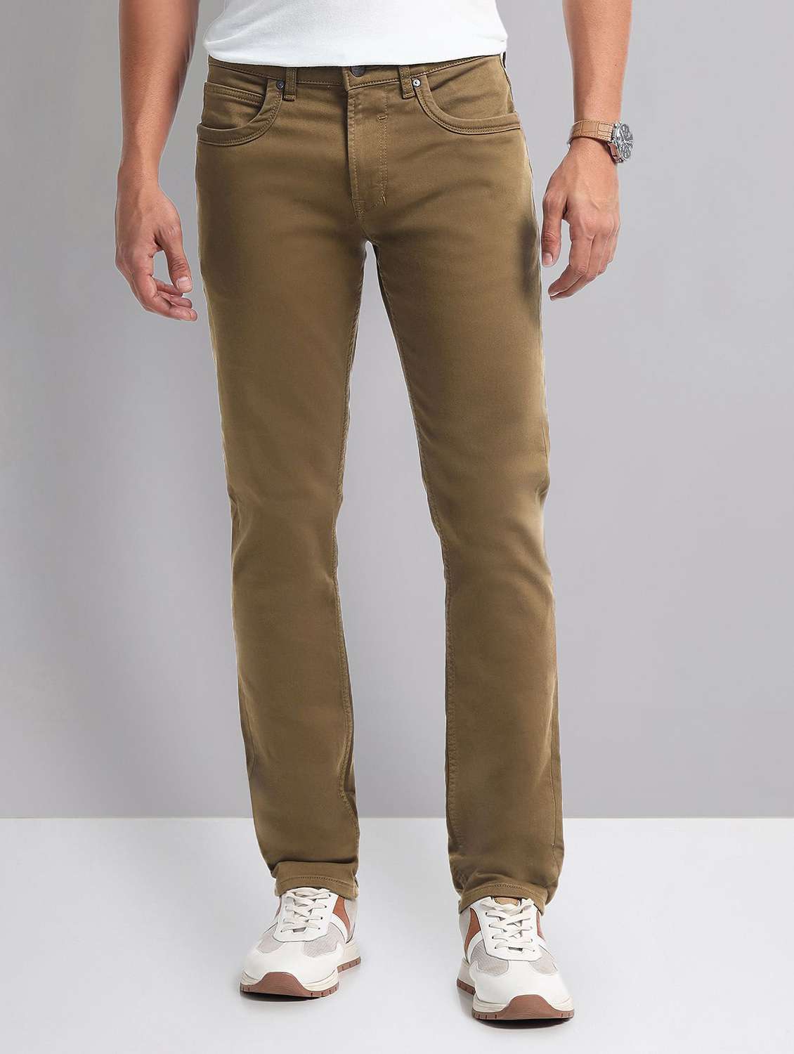men mid rise plain jeans