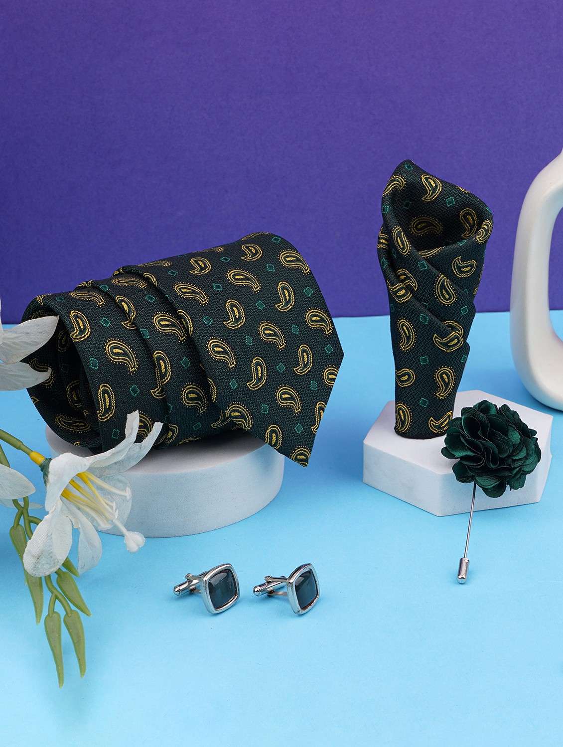 men printed neck tie with pocket square