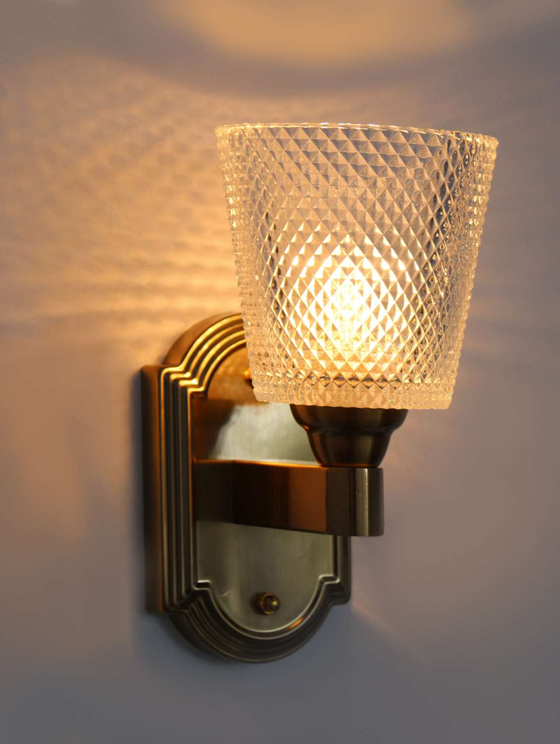 decorative & accent wall light with white diamond cutting glass