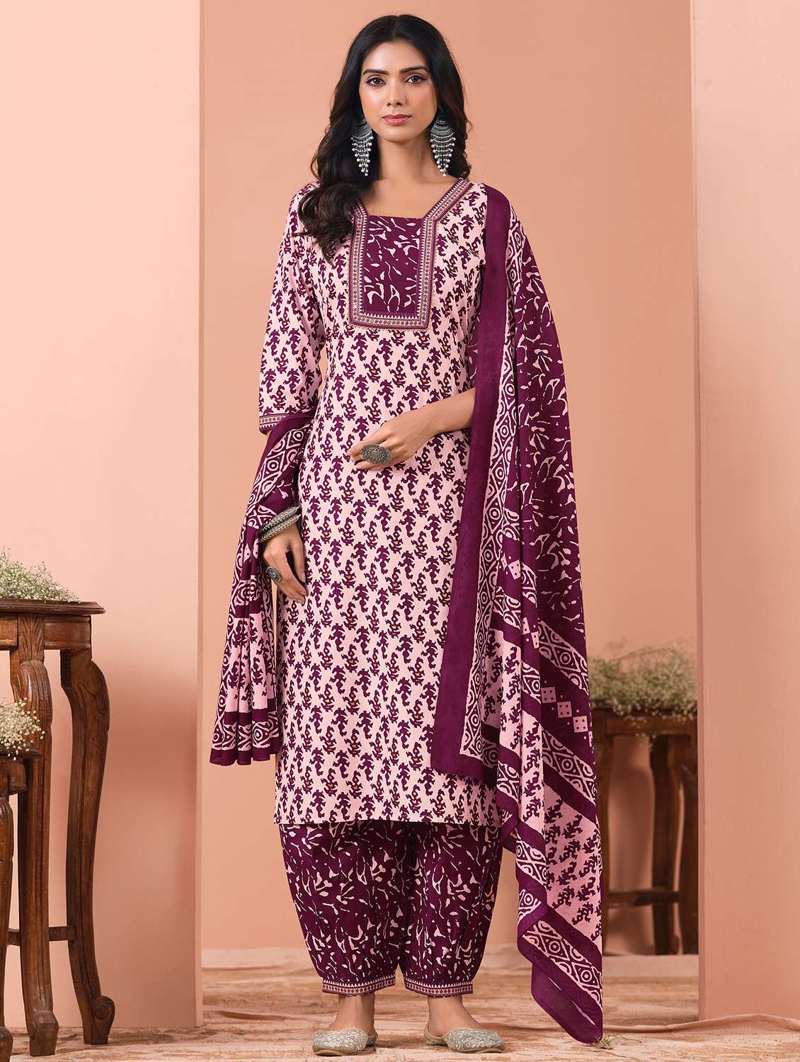 women three quarter sleeve kurta salwar with dupatta set