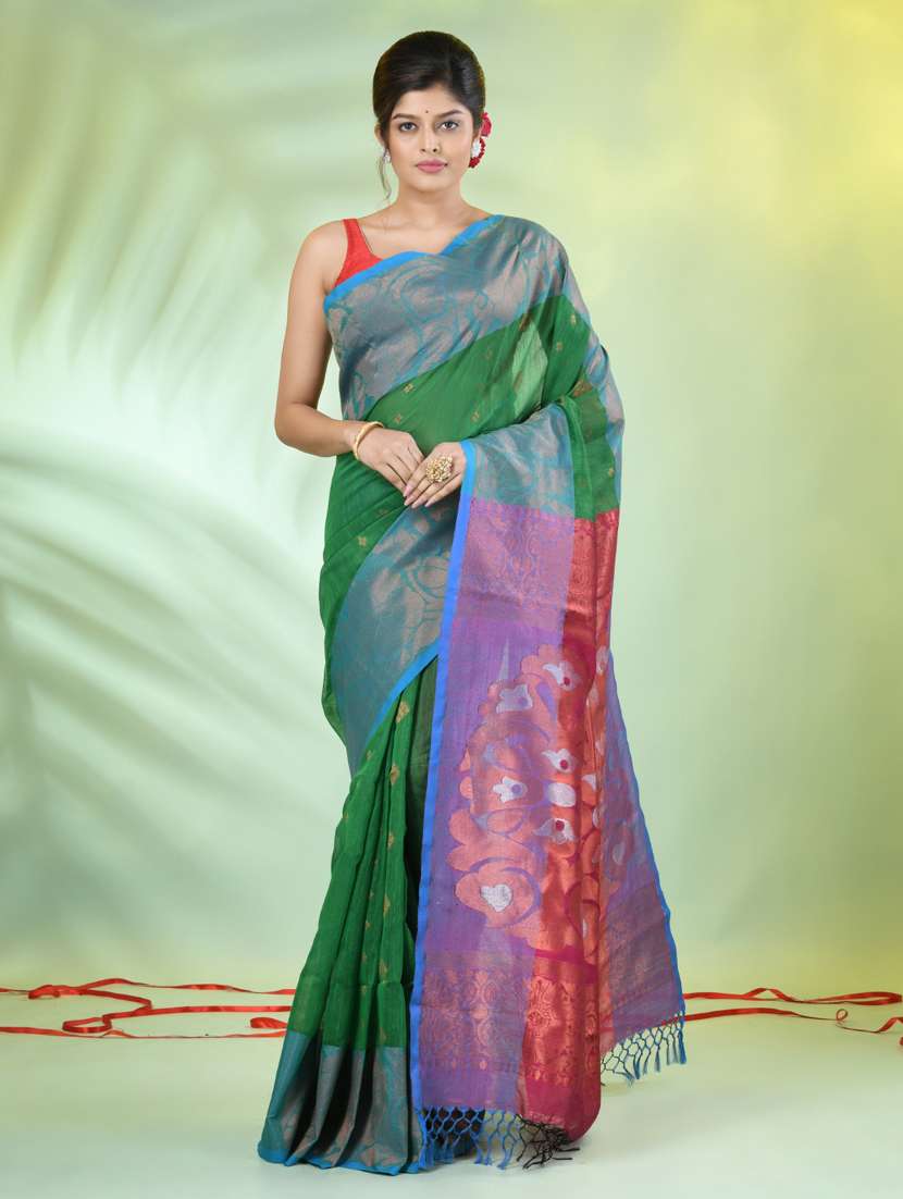 women self design bordered saree with blouse