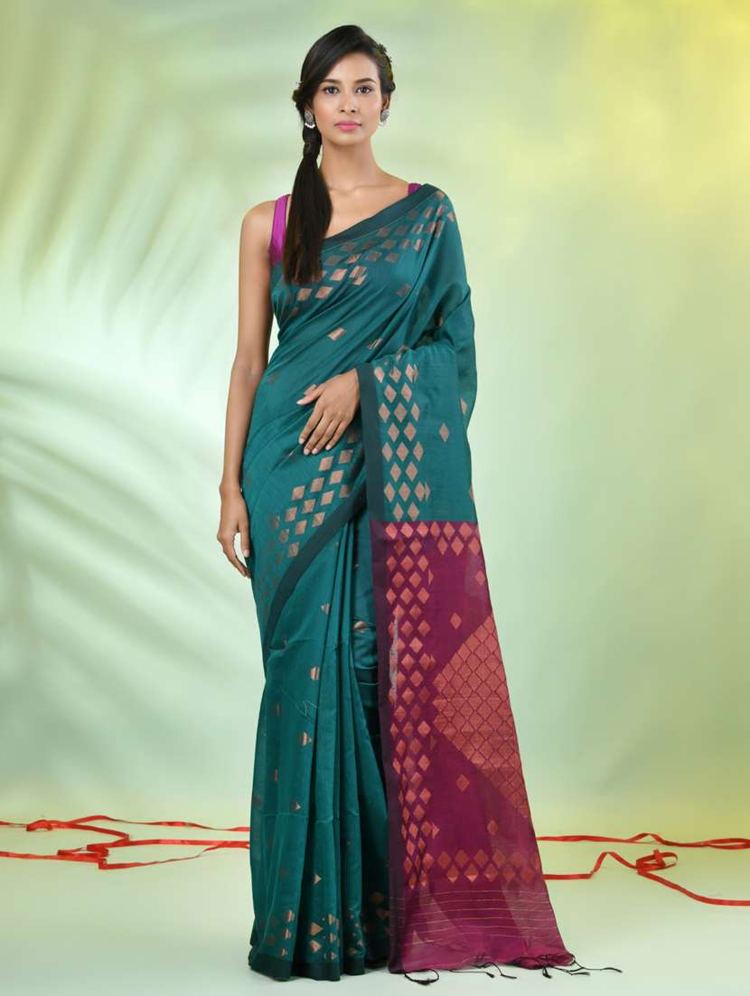 women self design zari weave handloom saree with blouse