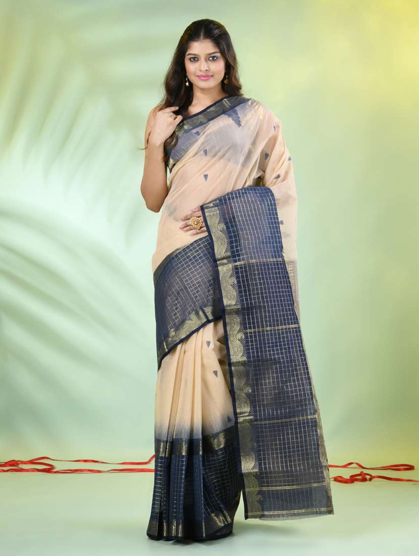 women self design bordered saree - 21839522 - Zoom Image - 0