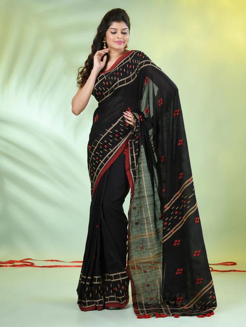 women self design handloom saree with blouse - 21839556 -  Standard Image - 0