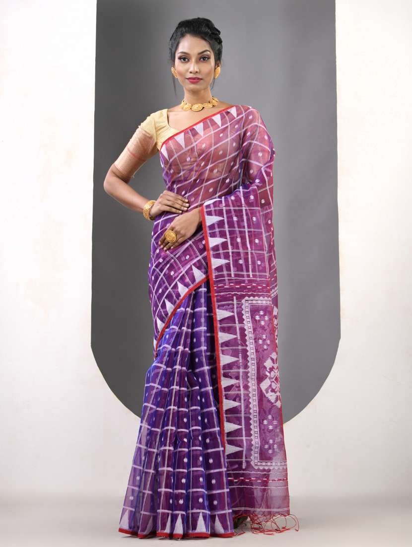 women self design handloom saree with blouse - 21839638 - Zoom Image - 0