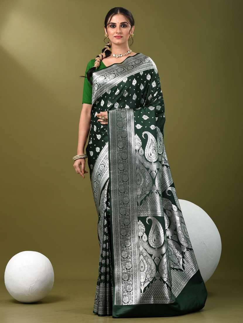 women self design banarasi saree with blouse