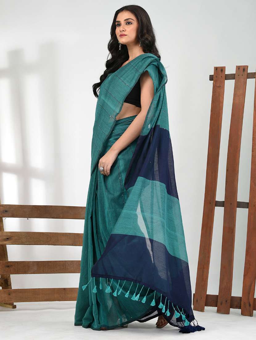 women striped handloom saree with blouse - 21839824 - Standard Image - 2