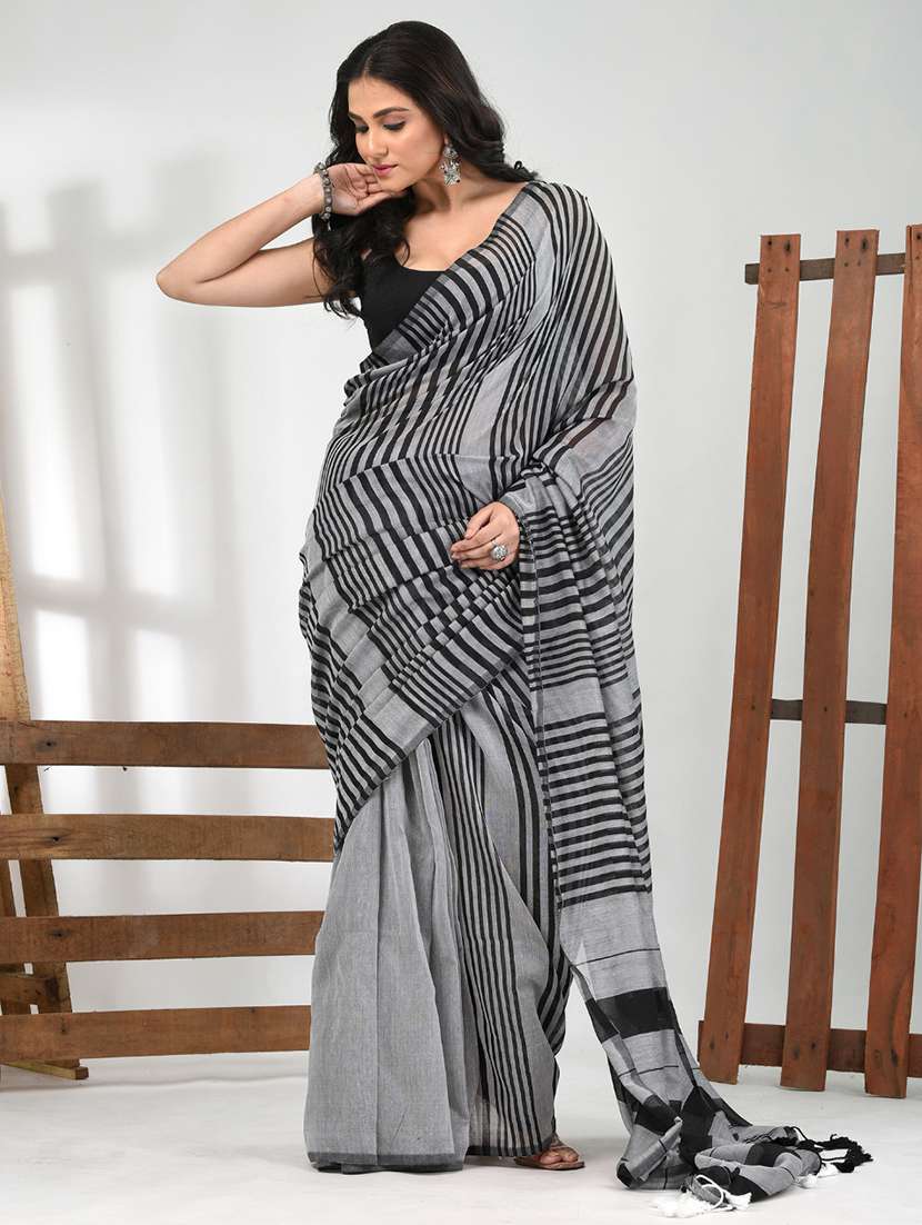 women striped handloom saree with blouse - 21839860 -  Zoom Image - 0