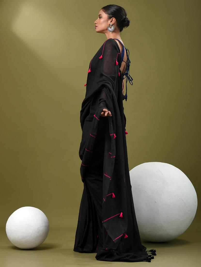 women black handloom saree with blouse - 21839878 - Standard Image - 2