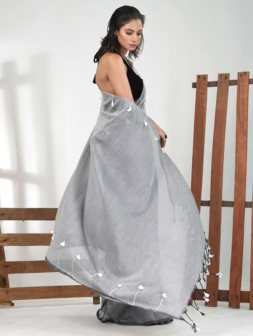 women grey handloom saree with blouse - 21839881 -  Standard Image - 2