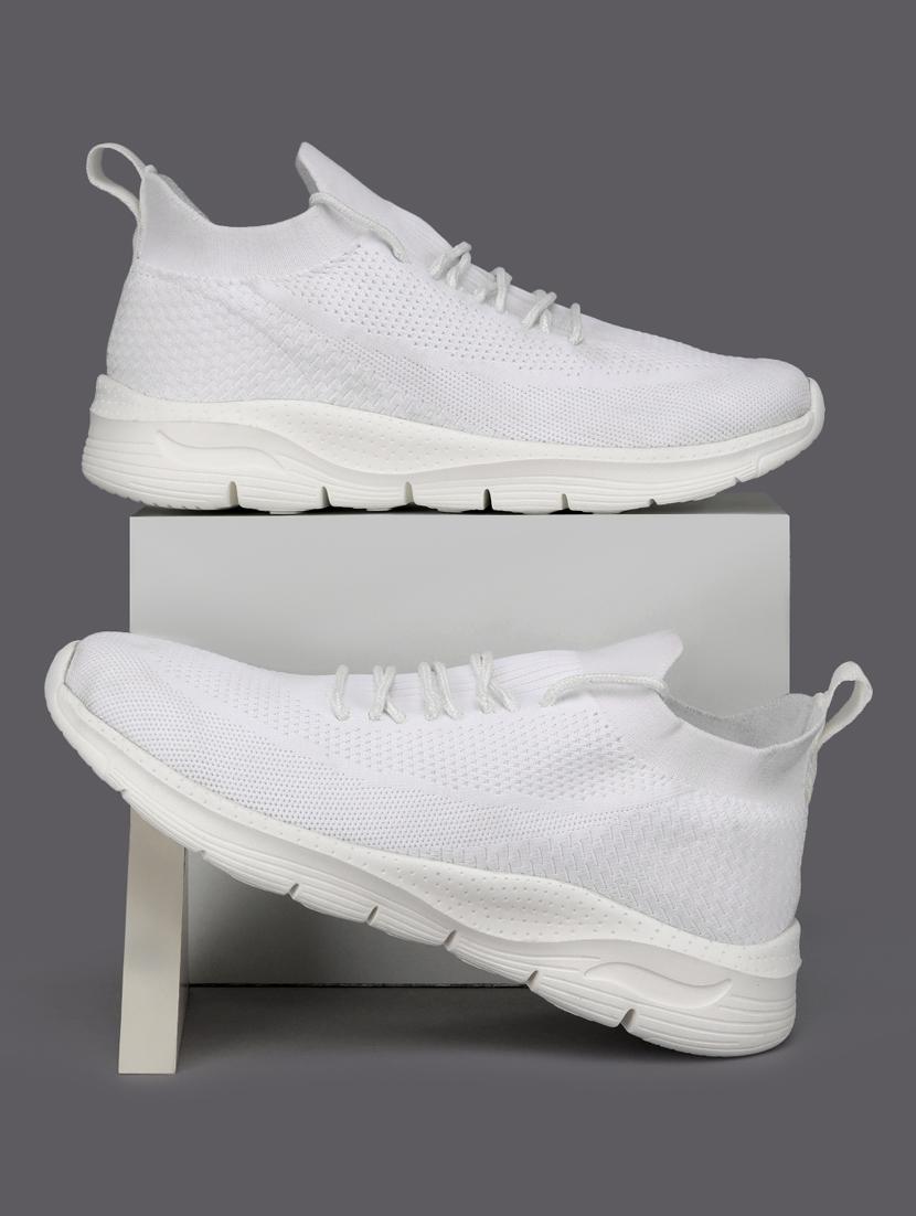 men white sport shoe - 21840533 - Zoom Image - 0