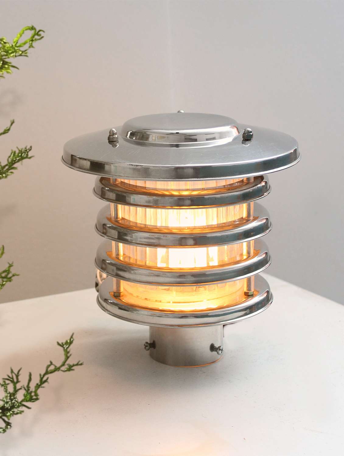 chrome finish florescent bulb pole lamp & gate light | garden light